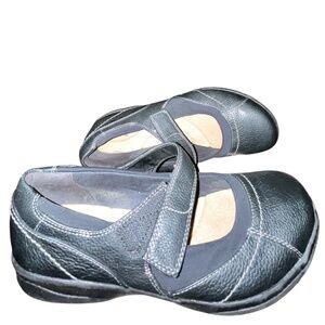 Clarks Women’s Black Leather Soft Cushion Mary Jane Comfort Flat Shoes Sz-9.5M